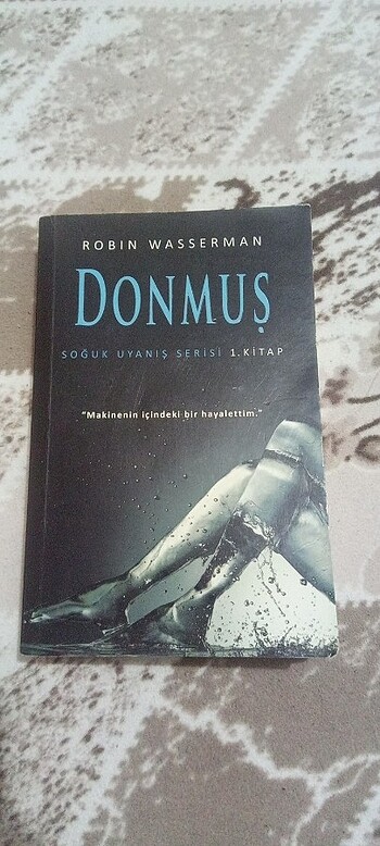 Soğuk uyanış serisi 1.kitap donmuş 