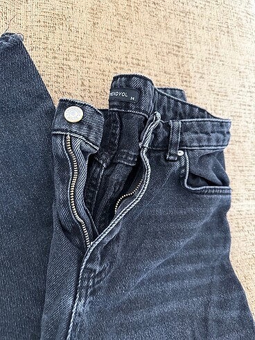 34 Beden gri Renk 34 beden straight yırtık jean
