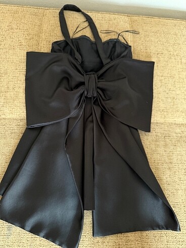 xs Beden Sırtı fiyonk detaylı zara elbise