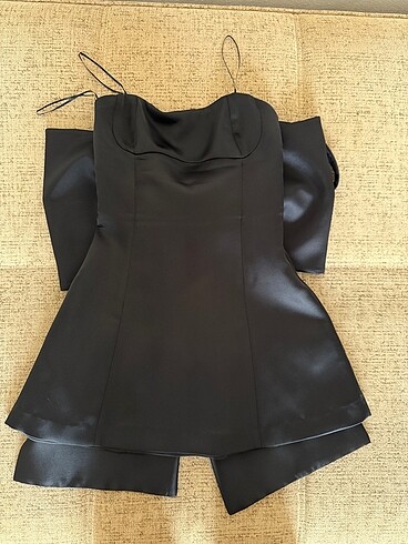 Zara Sırtı fiyonk detaylı zara elbise