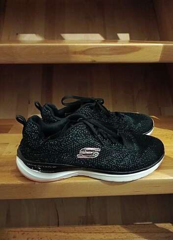 37 numara skechers siyah kadın ayakkabı