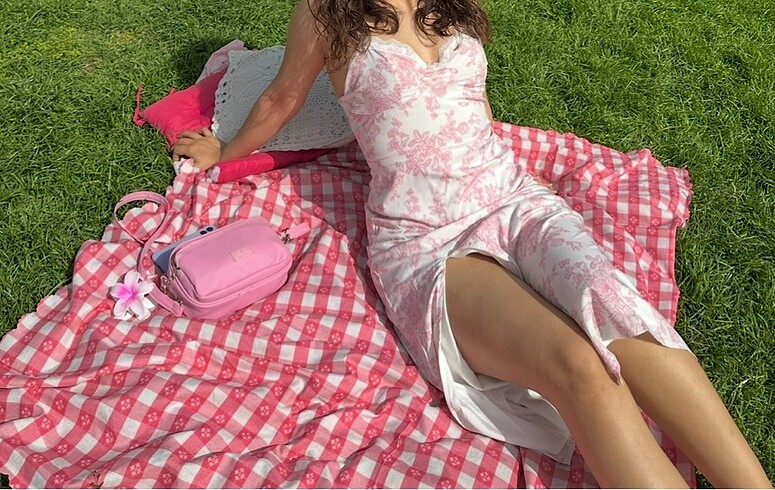 Shein pembe çiçekli elbise