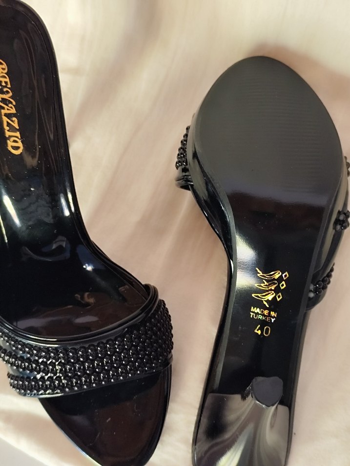 Parlak Siyah kadın ayakkabı - Görsel 2