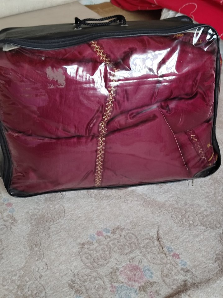 Bordo İşlemeli Parlak Yatak Örtüsü - Görsel 5