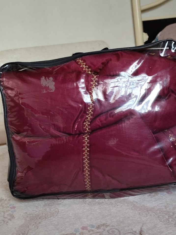 Bordo İşlemeli Parlak Yatak Örtüsü - Görsel 4