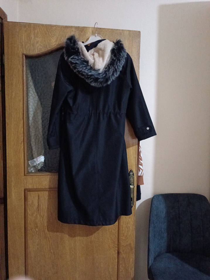 Düğmeli Siyah Kadın Uzun Mont - Görsel 2