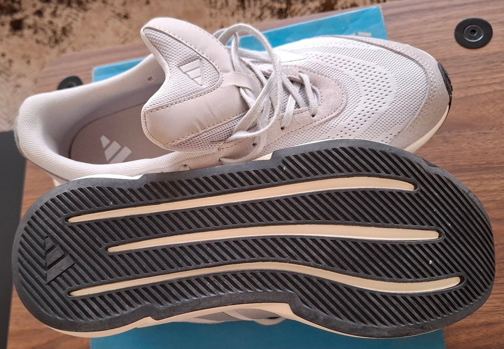 Adidas Orijinal 44 numara Spor Ayakkabı - Görsel 4