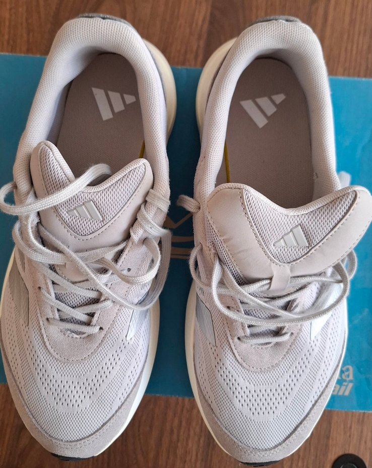 Adidas Orijinal 44 numara Spor Ayakkabı - Görsel 2