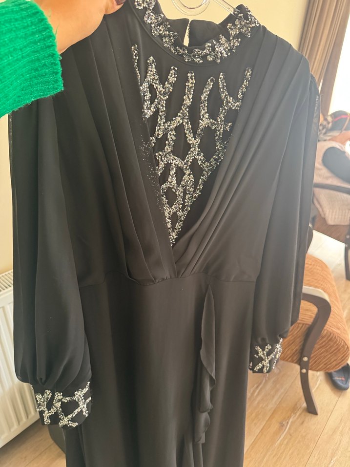 Uzun Siyah Nakışlı Gotik Kadın Elbise - Görsel 2