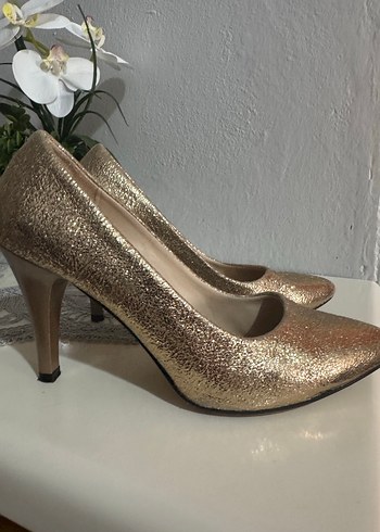 Altın Rengi Stiletto Topuklu Kadın Ayakkabı - Görsel 2