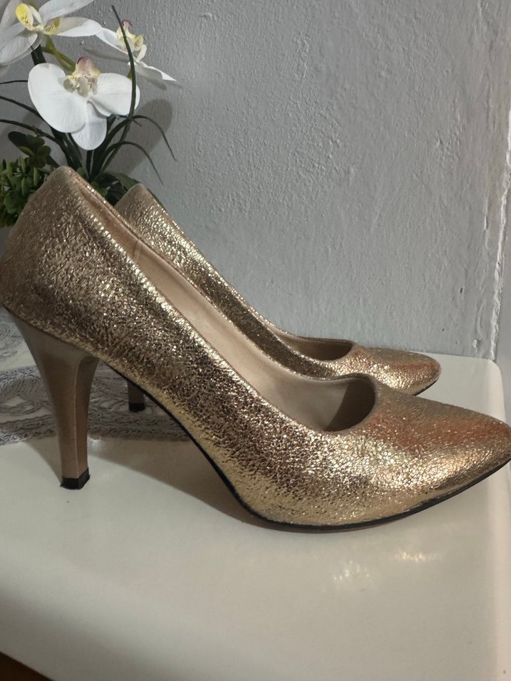 Altın Rengi Stiletto Topuklu Kadın Ayakkabı - Görsel 2