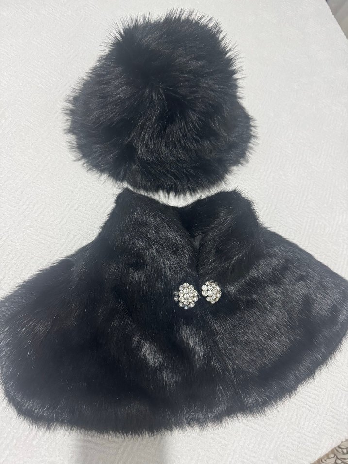 Siyah Kürk Detaylı Mini Kadın Pelerin - Görsel 2