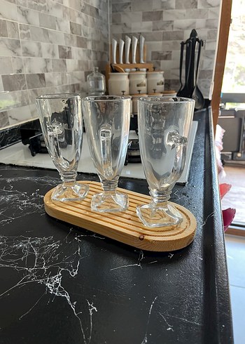 Bej Ahşap Tepside Parlak Cam Bardak Seti - Görsel 3