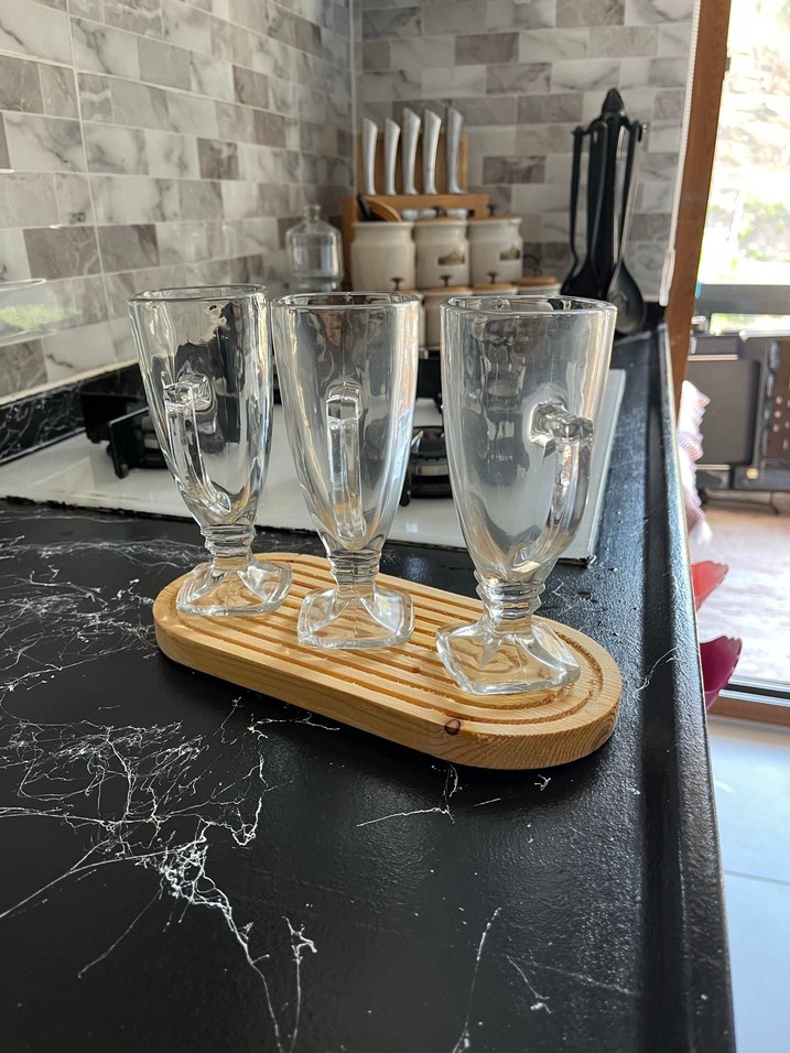Bej Ahşap Tepside Parlak Cam Bardak Seti - Görsel 3