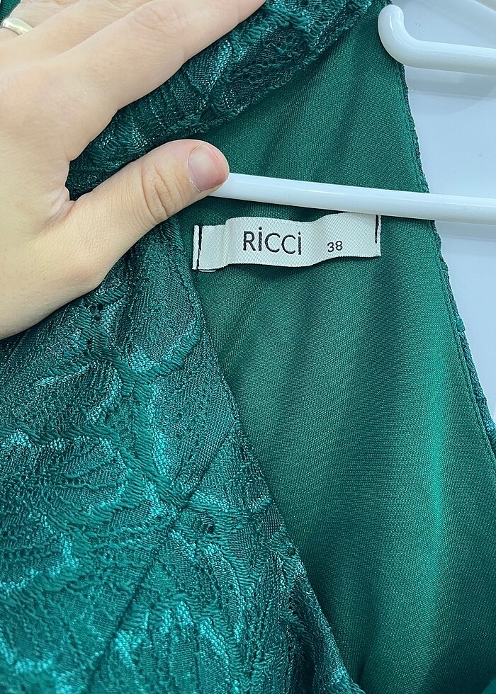 Yeşil elbise - Görsel 2