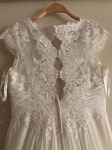 40 Beden beyaz Renk Oleg cassini helen model gelinlik