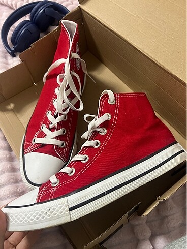 39 Beden Converse kırmızı