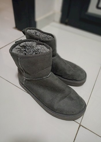 ugg Kadın Bot