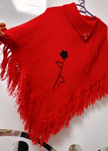 Nakışlı Kırmızı Örgü Kadın Panço - Görsel 2