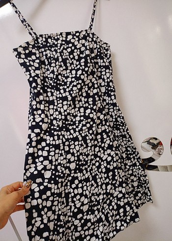Yessica Siyah Beyaz Desenli Mini Askılı Elbise