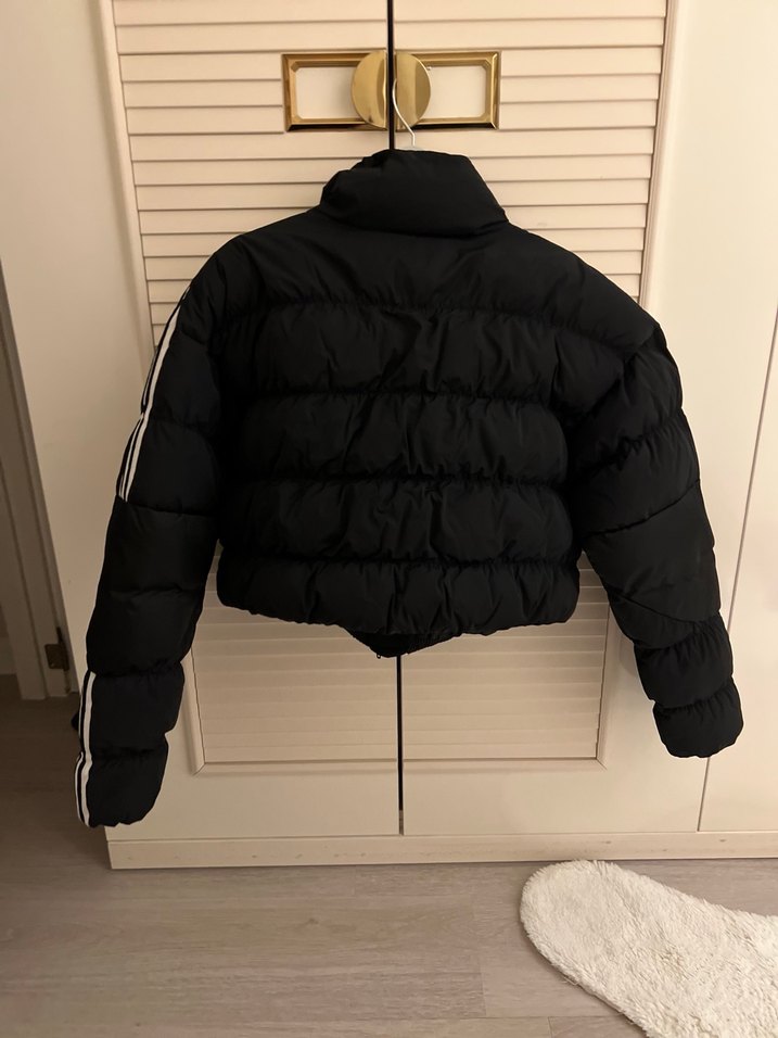 Adidas crop mont pazarlık payı vardır - Görsel 3