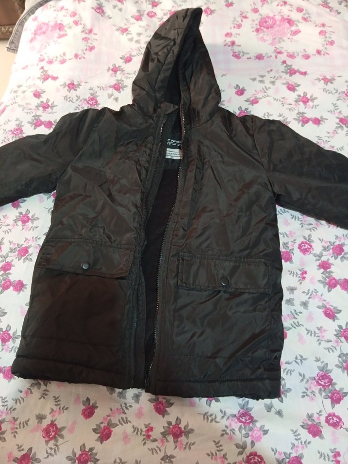 Siyah Kapüşonlu Fermuarlı Kadın Yelek - Görsel 3