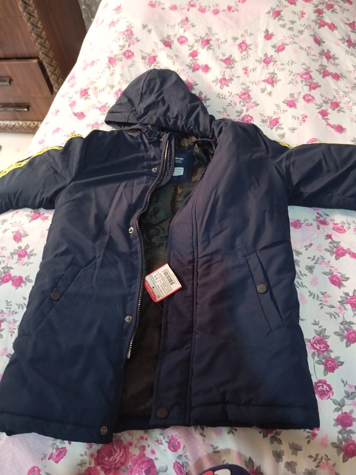 Sarı Şerit Detaylı Erkek Çocuk Mont - Görsel 2