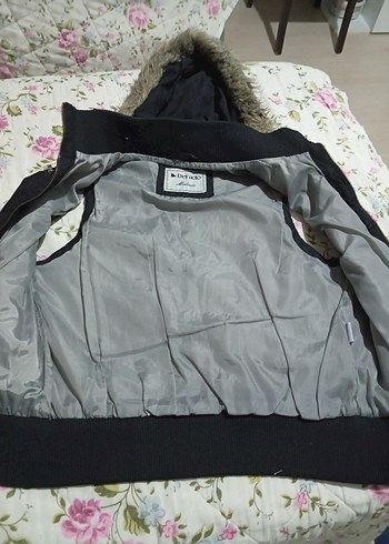 Gri Kapüşonlu Kürklü Kadın Yelek - Görsel 3