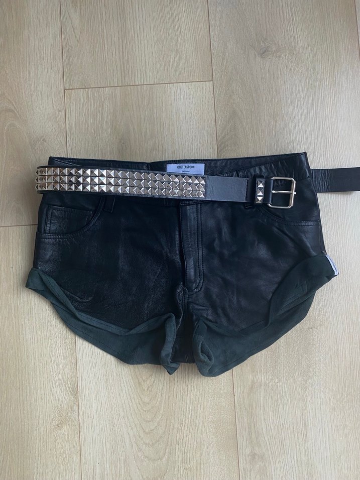 Siyah Gerçek Deri Mini Şort One Teaspoon - Görsel 3