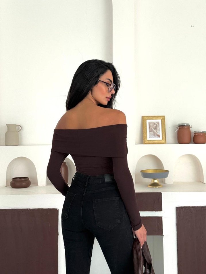 Kahverengi Madonna Yaka Uzun Kollu Düğüm Detaylı Bluz - Görsel 2