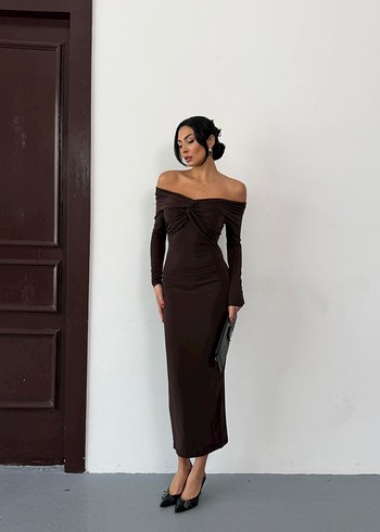 Kadın Kahverengi Madonna Yaka Düğüm Detaylı Uzun Kollu Elbise - Görsel 4