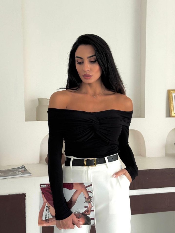 Siyah Madonna Yaka Düğüm Detaylı Bluz - Görsel 3