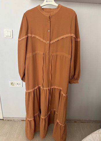 Uzun Kollu, Volan Detaylı Bej Bohem Elbise