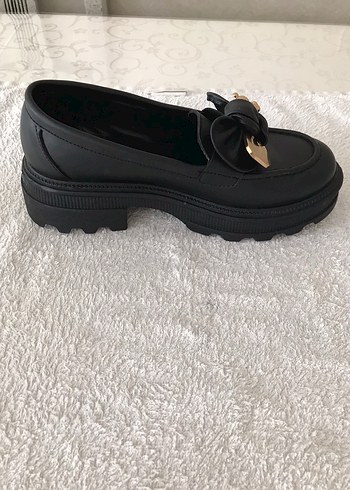 37 Beden Altın Tokalı Kadın Blok Loafer