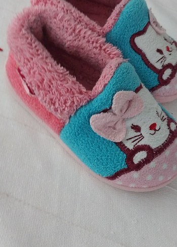 Kız Çocuk Renkli Nakışlı Sıcak Ev Terliği - Görsel 2