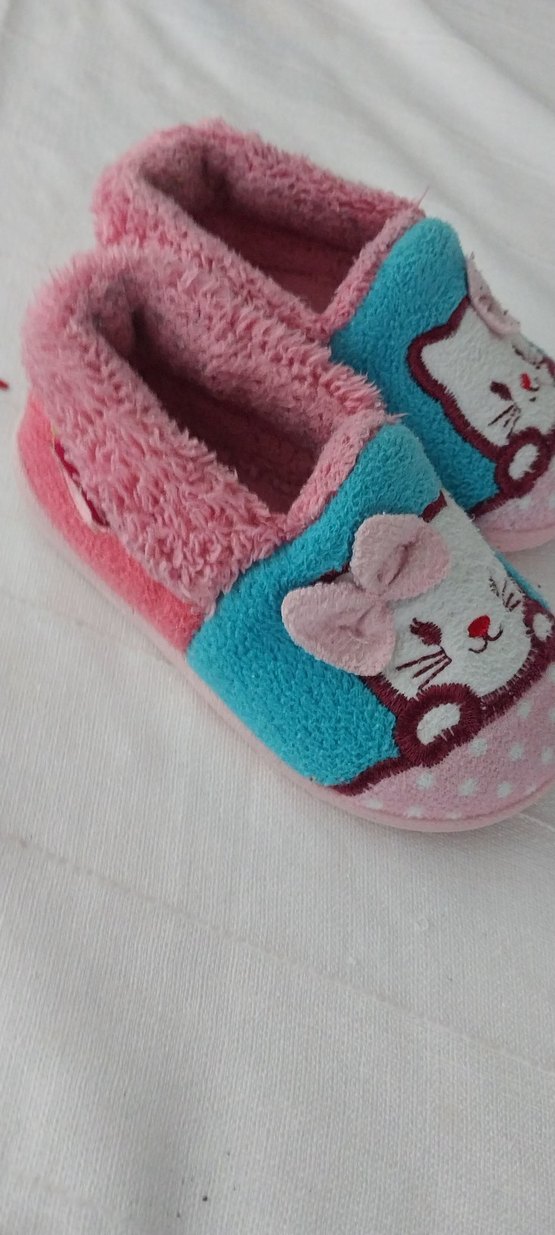 Kız Çocuk Renkli Nakışlı Sıcak Ev Terliği - Görsel 2