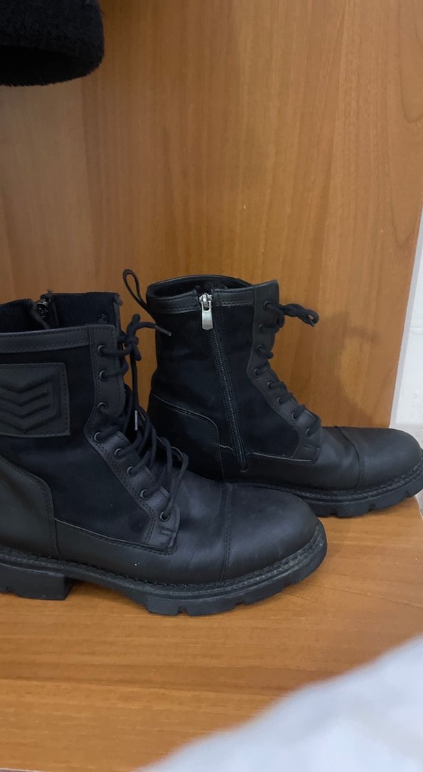 Siyah erkek bot - Görsel 2