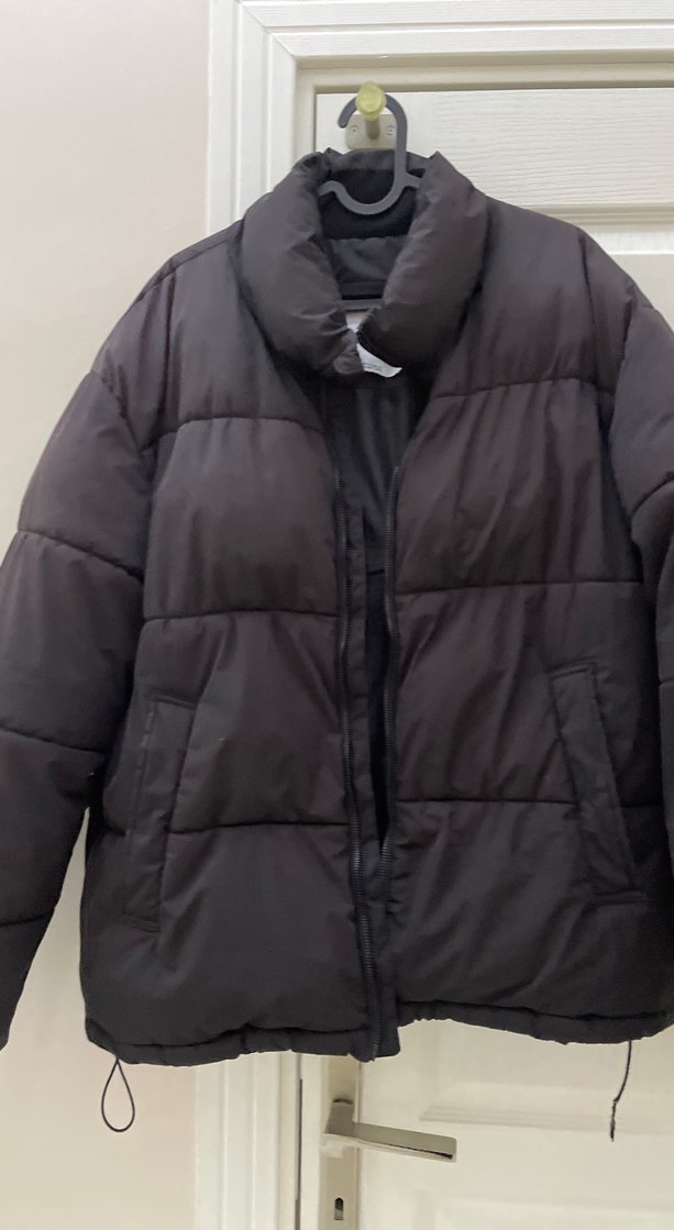 Siyah Fermuarlı Erkek Kışlık Mont Bershka marka - Görsel 2