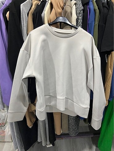 Açık gri renkli ince sweatshirt