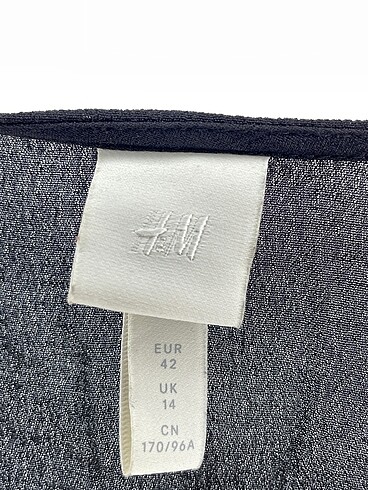 42 Beden siyah Renk H&M Kısa Elbise %70 İndirimli.