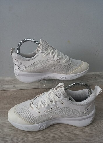 37,5 Beden beyaz Renk Nike non marking