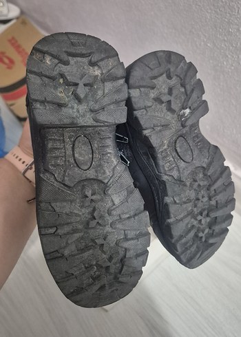 29 Beden Siyah Yılan Desenli Kürklü Erkek Bot