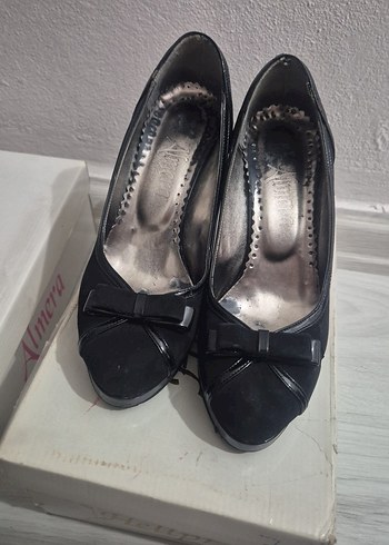 Siyah Tokalı Stiletto Kadın Topuklu Ayakkabı