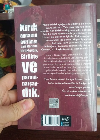  Enkaz Altındakiler - Beyza Alkoç (poster ve ayraç)