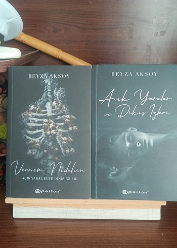 Beyza Aksoy'dan İki Roman Seti