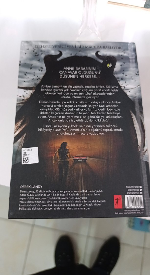 İblis Yolu - Derek Landy - Görsel 2