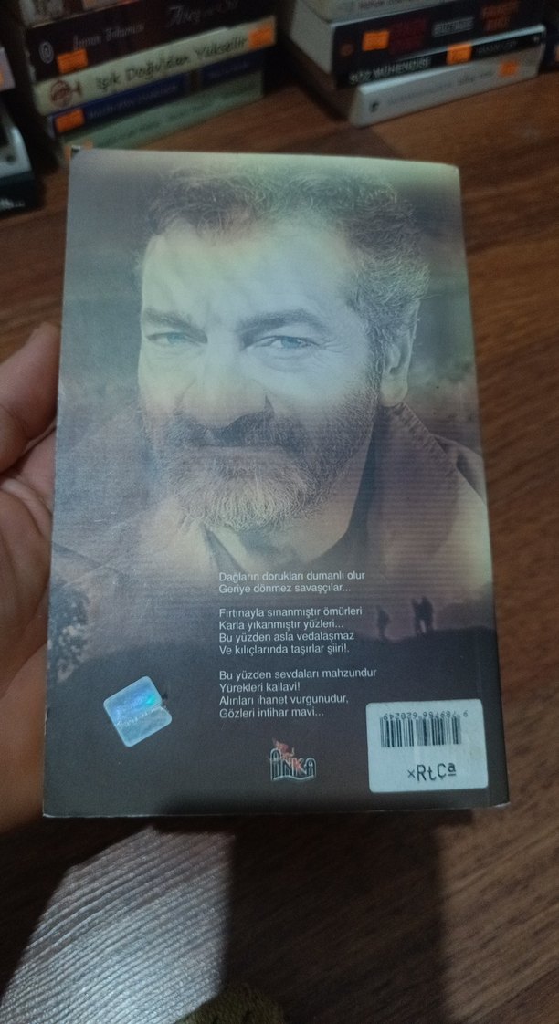 Gözleri İntihar Mavi - Yusuf Hayaloğlu - Görsel 2