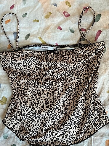 bershka leopar crop
