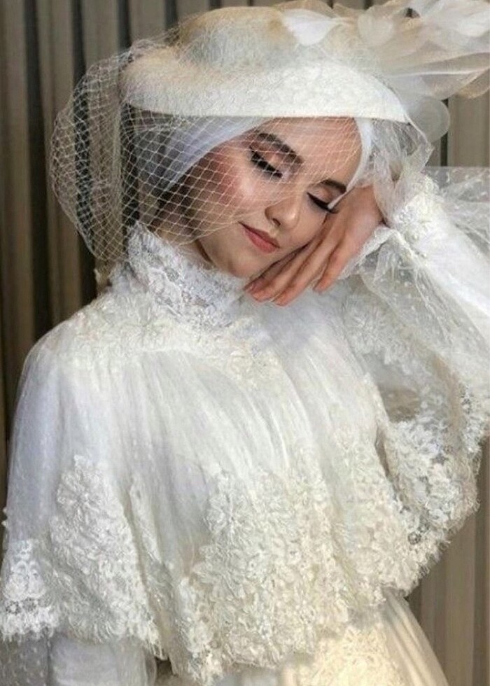 Vintage model fransız güpürlü özel tasarım şapkalı gelinlik - Görsel 3