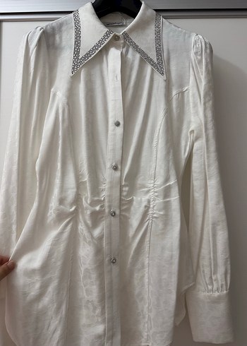 Moda ilgi etiketli parlak Beyaz Düğmeli jakar kumaş Kadın Gömle - Görsel 2